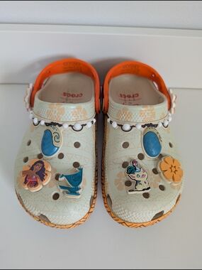 Disney Moana Kids Crocs Cream & Orange with Jibbet Charms Size 13
